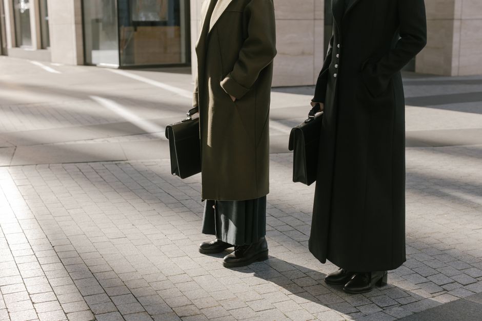 6 Business Casual Outfit Formulas That Work in 2026